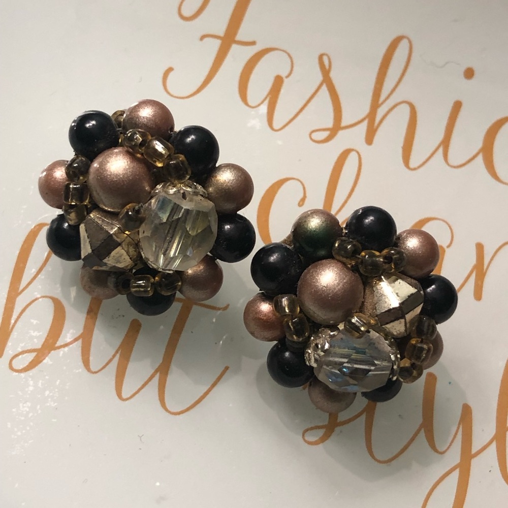 Vintage clip earrings - Picture 3 of 6